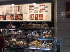 面包甜点陈列柜-国际饭店·帆声西饼屋(黄河路店)