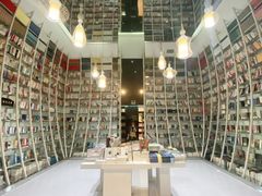 -钟书阁(松江泰晤士小镇店)