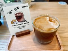 -逗号咖啡(信义荔山公馆店)