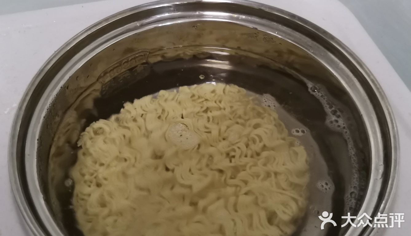 手掰肠鸡蛋炒面