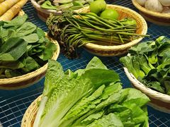 -闯关东东北农家菜(崂山石老人店)