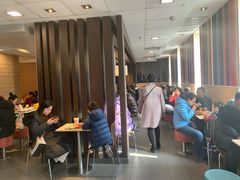 等位区-麦当劳(大栅栏店)