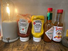 -HIGH FIVE哈福手工汉堡(桂林路店)