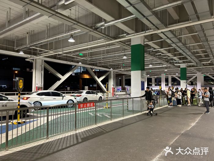 上海虹桥站-P9停车场图片