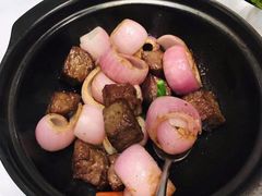 小洋葱牛肉粒-世博源公馆·本帮融合菜·主题包厢·江景餐厅