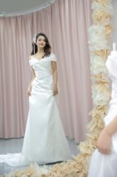 -LOVE SHINE婚纱·红鼎庄龙凤褂·妈妈装定制