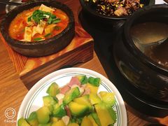 -云海肴·汽锅鸡·云南菜(天山百盛优客店)