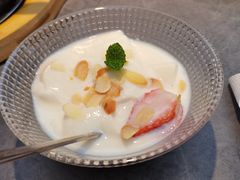 草莓杏仁豆腐-江南里·新浙菜(苏州大悦城店)