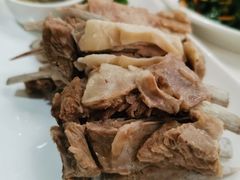 手抓羊肉-那达慕蒙古风味酒楼
