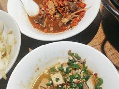-聚鑫朋酸菜肥肠(文艺路口店)