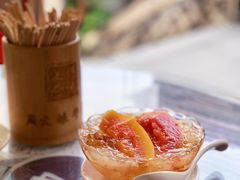 冰糖炖桃胶雪耳木瓜-周大娘牛乳(旧寨古村总店)