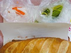 -Bánh Mì Huynh Hoa