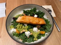 煎三文鱼牛油果色拉-Wagas沃歌斯(信泰中心商场店)