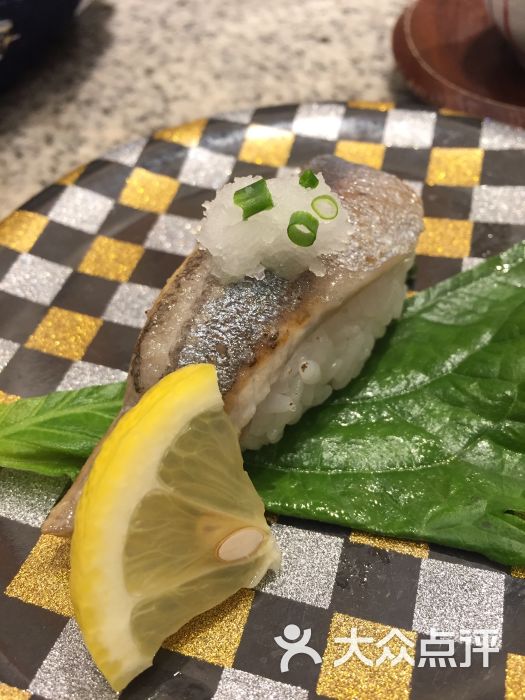 合点寿司(美罗城店)-烤竹荚鱼图片-上海美食-大众点评网