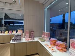 -好利来(鞍山站前店)