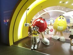 -m豆巧克力世界(上海世茂广场店)