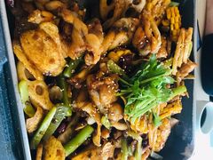 招牌悦蓉牛蛙干锅-精悦蓉(松江万达广场店)