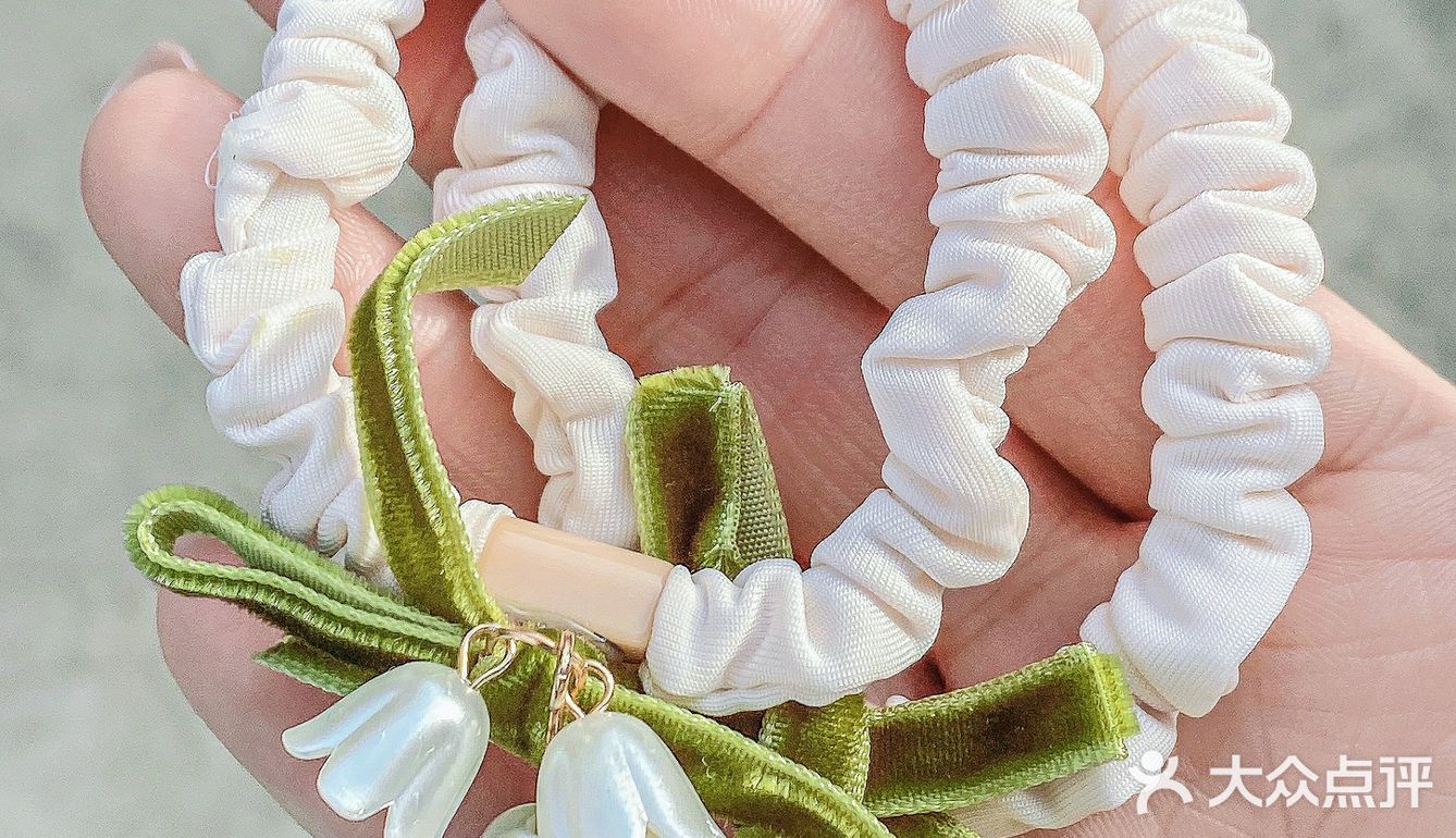 姐妹们~拿到百分茶送的茉莉发绳了没?