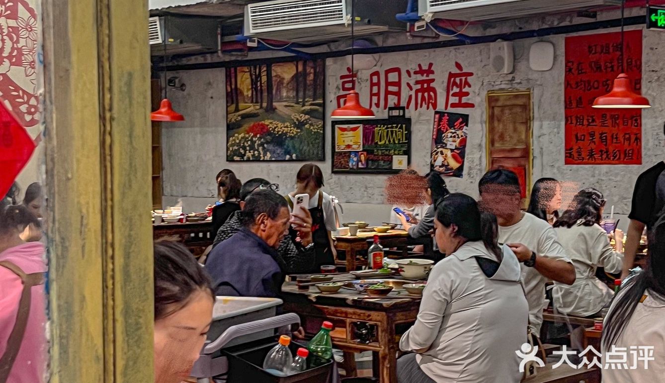 在凯旋路电梯，不吃这家火锅算白来