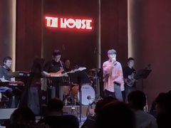 -TZ House音乐现场(来福士中心店)