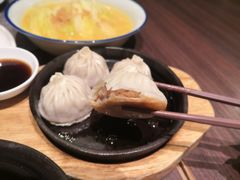 脆煎灌汤小笼包-十里弄堂(K11店)