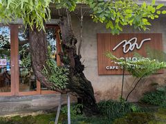 -Chom Cafe and Restaurant