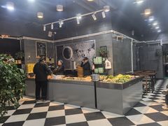 -愉肴麻辣香锅(中山路店)
