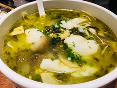 -渝是乎酸菜鱼(龙旗购物中心店)