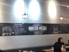 大堂-HELLO 27 意面·沙拉·帕尼尼