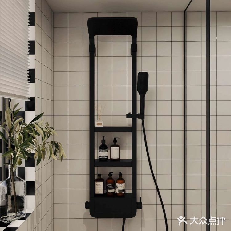 浴室柜这么设计，即是半墙隔断也是收纳柜