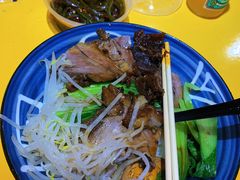 肘子饭-砖头卤味