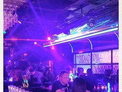 -UP嘻哈酒吧(粉巢店)