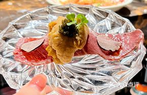 Truffle Sea Urchin Caviar Wagyu Sushi