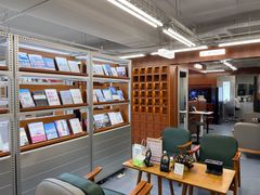 -无奔眼镜·蔡司·依视路授权店(朝阳大悦城店)