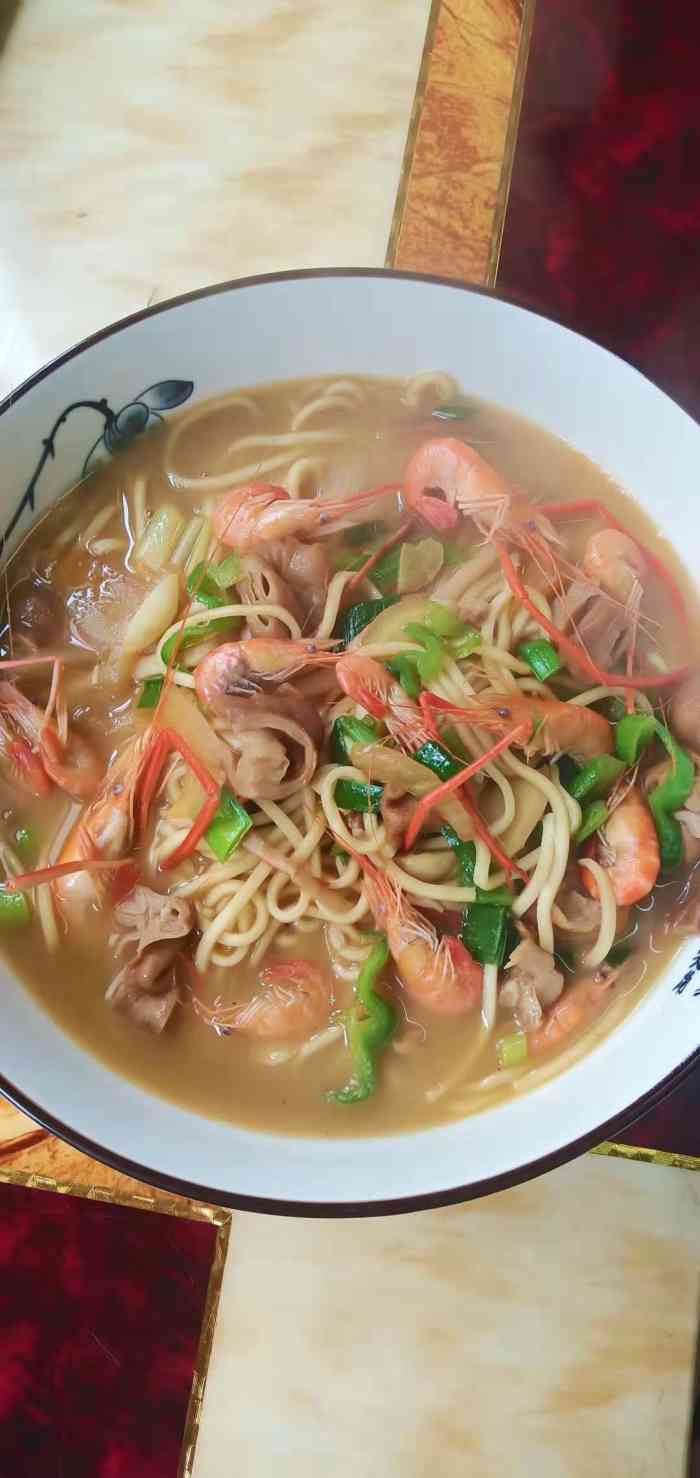 师兄面馆-"汤面是主打,点了一份河虾面,很鲜.有免."-大众点评移动版