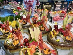 -雍容荟帝王蟹活龙虾展台自助(IFS黑金店)