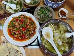 -大众跷脚牛肉馆·非遗传承单位(峨眉山店)