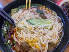 -爆炸头阿姨小四川正宗川味小吃(无任何分店)