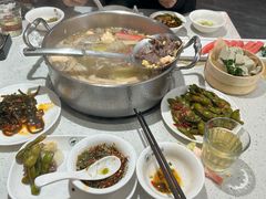 -潮牛壹号鲜牛肉火锅(光谷天地店)