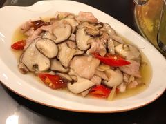 香菇肉片-石磨豆花家常菜·牦牛排土火锅