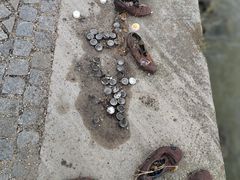 -多瑙河畔鞋履雕塑