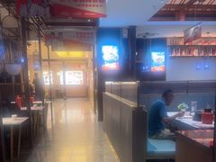 -阿瓦山寨·湘菜现炒·剁椒鱼头王(咸阳总店)