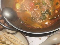 -野山舂·贵州现舂酸汤火锅(鸿通城店)