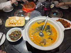 -湘力力小院·鱼汤泡饭(枫林路店)