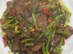 回锅牛肉-老丁鸭脚餐厅