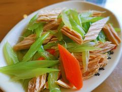 腐竹芹菜-华天二友居肉饼(宫门口店)