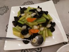木耳炒芹菜-岭南海晏楼(东晓南店)