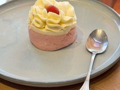 -必胜客(上海华谊新所店)
