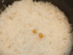 -阿瓦山寨·湘菜现炒·剁椒鱼头王(咸阳总店)