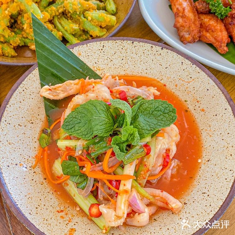 🌴氛围感绝佳的露营风东南亚餐厅,冬阴功太好恰了~